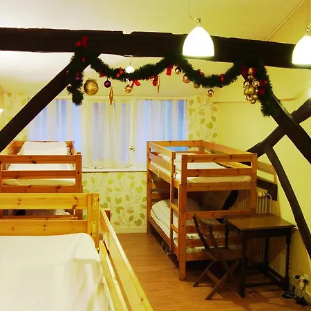 Paranjib Hostel Paryż