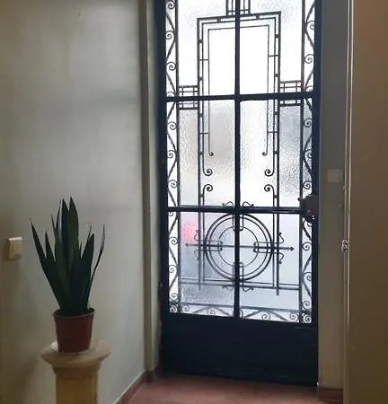 Paranjib Hostal París