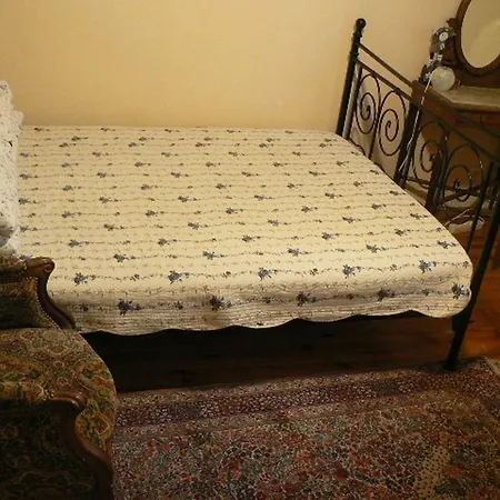 Paranjib Hostal París